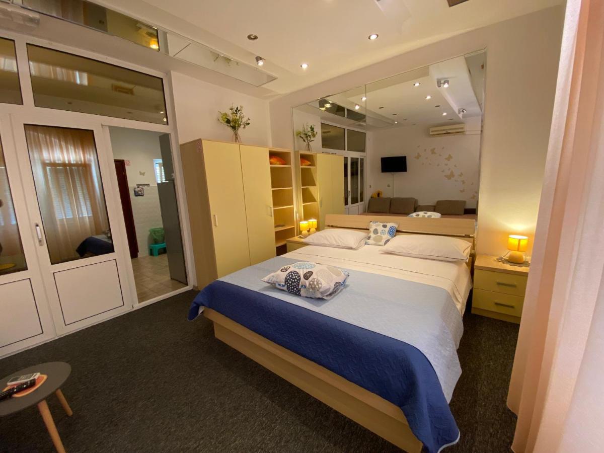 Studio Apartment And Rooms Adria Vodice Buitenkant foto