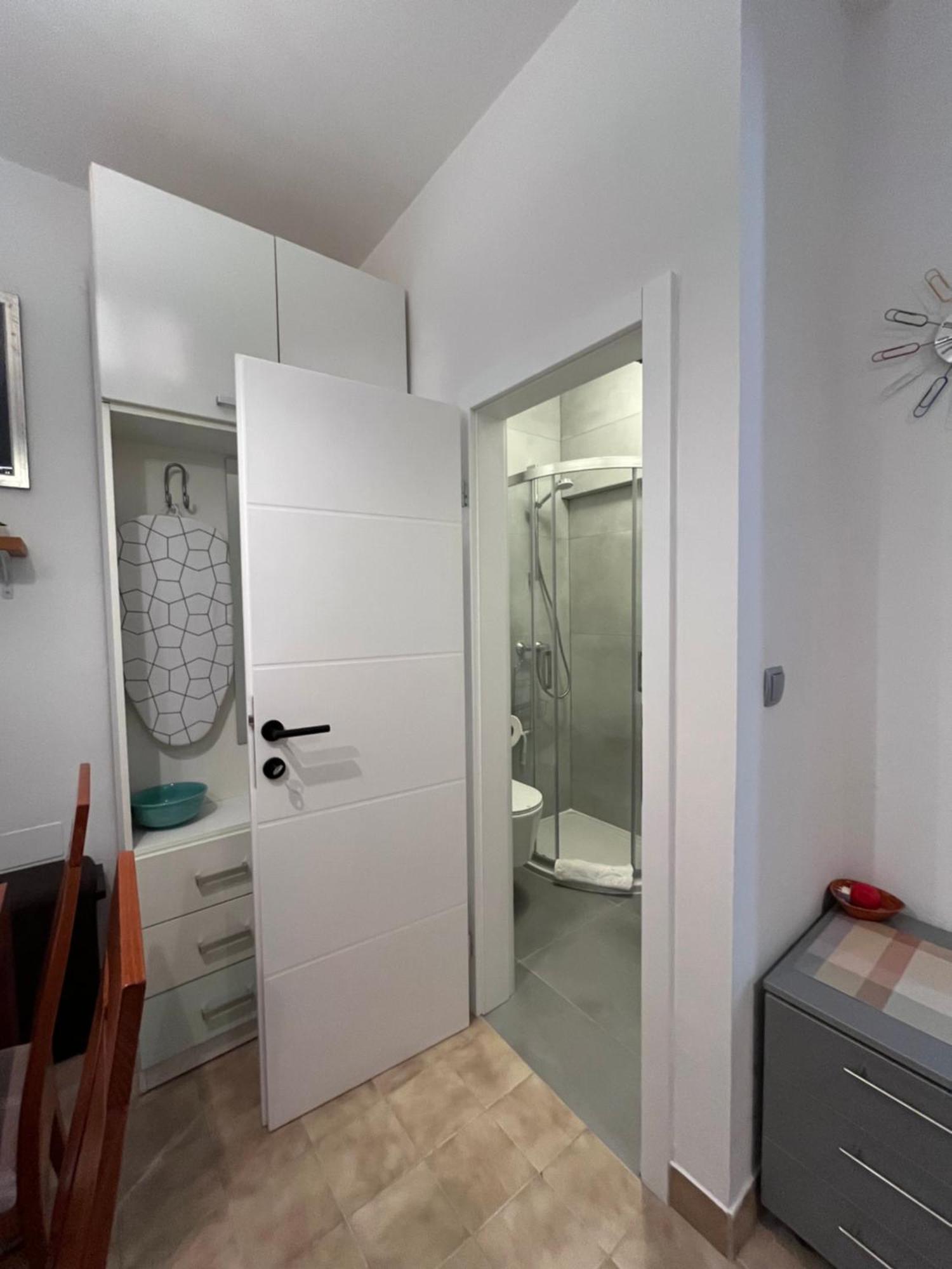 Studio Apartment And Rooms Adria Vodice Buitenkant foto