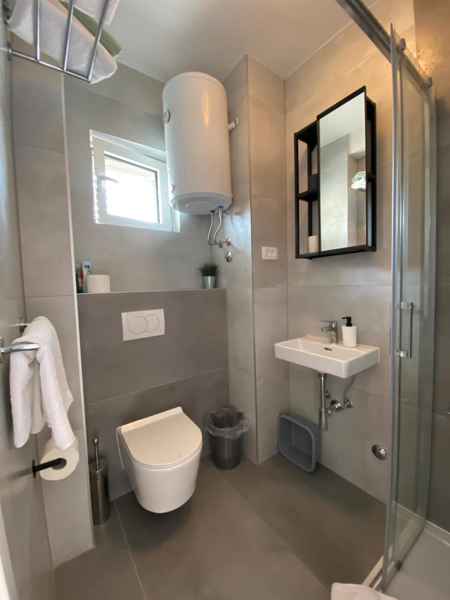 Studio Apartment And Rooms Adria Vodice Buitenkant foto