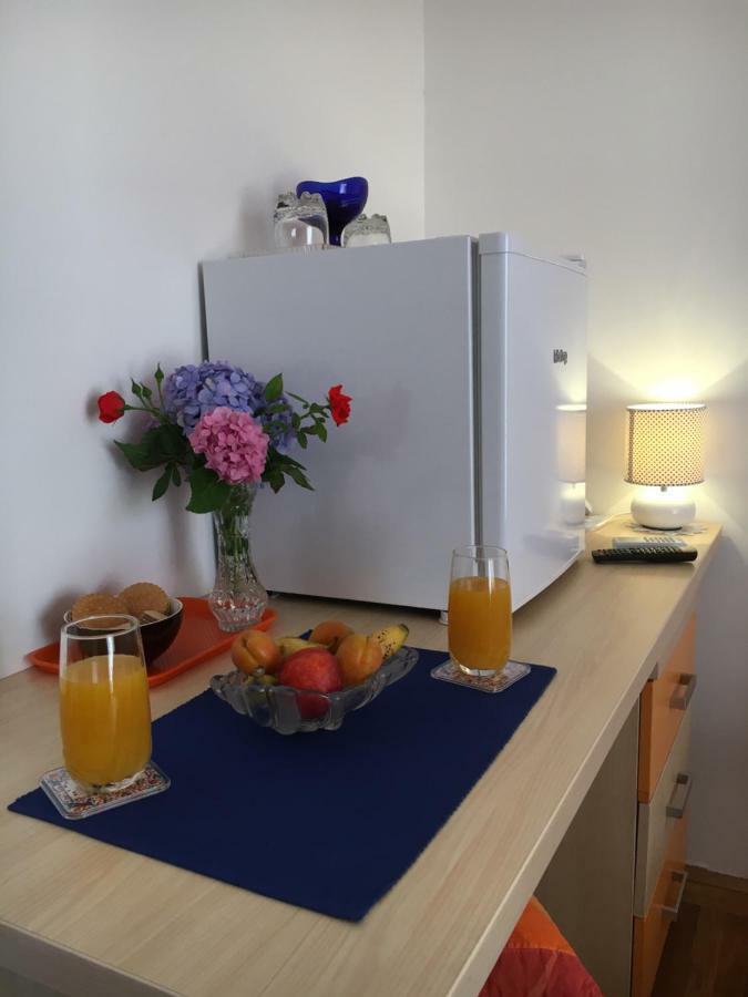 Studio Apartment And Rooms Adria Vodice Buitenkant foto