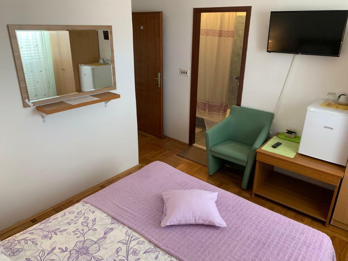 Studio Apartment And Rooms Adria Vodice Buitenkant foto