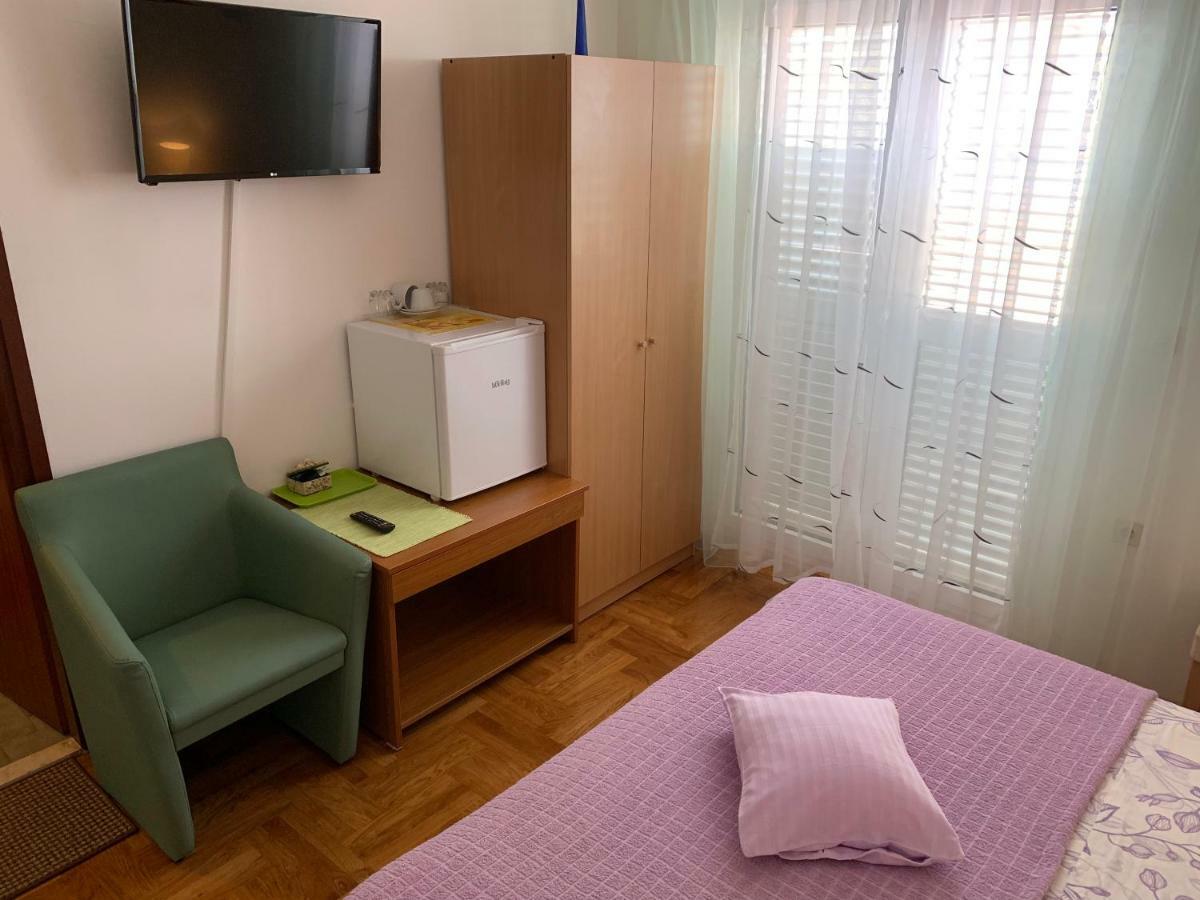 Studio Apartment And Rooms Adria Vodice Buitenkant foto